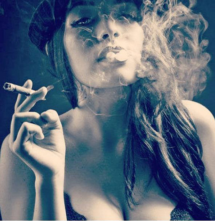 Красивые курящие женщины 75 фото - секс фото 