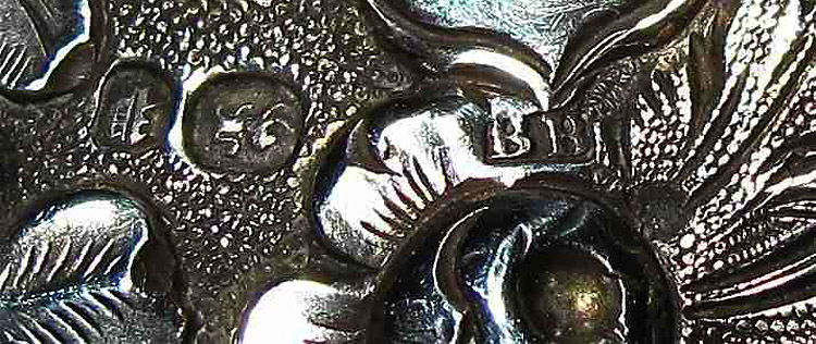 Первые клейма на серебре компании Бенджамина Барлинга ставились в виде сдвоенной буквы «ВВ» Фото: RevDr. John Wade Long, Jr 